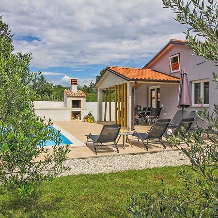 Natascha In Pamici - Haus Fuer 6 Personen Žminj Exterior foto